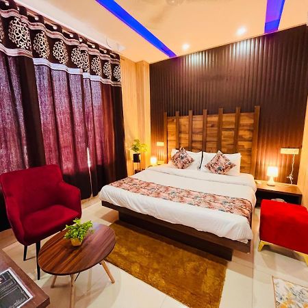 Hotel Pearl Grand, Zirakpur - Top Rated & Most Awarded Property In Tricity Чандигарх Экстерьер фото