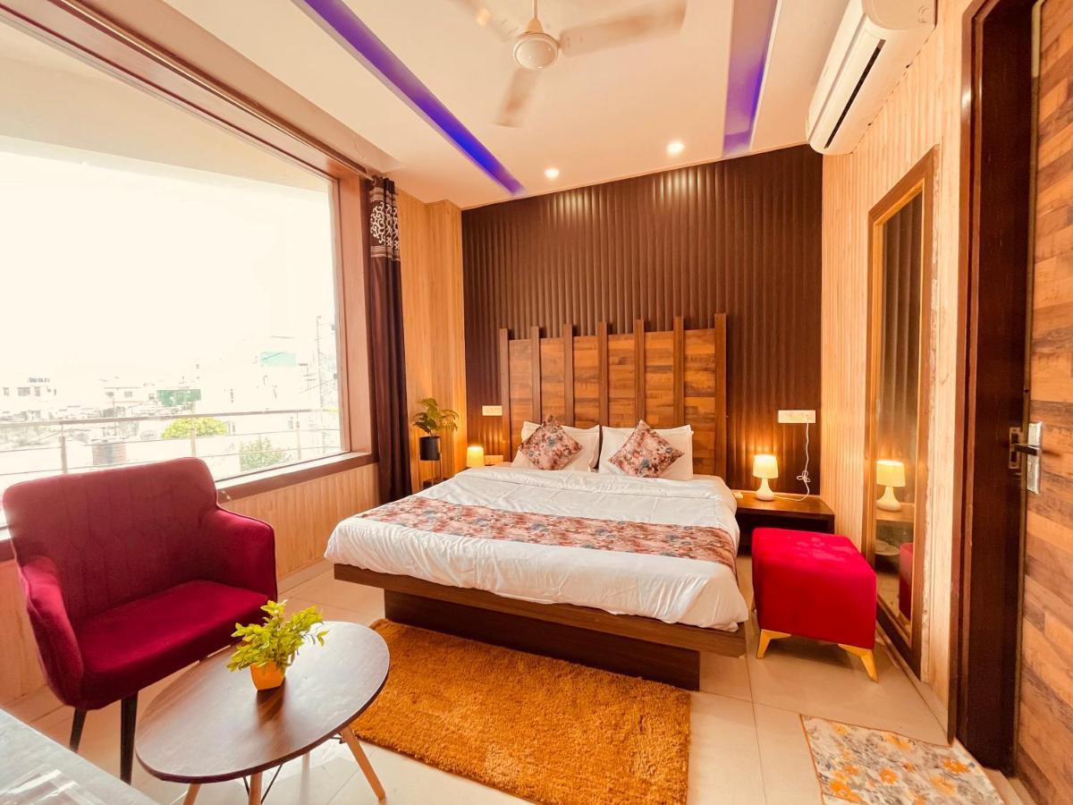 Hotel Pearl Grand, Zirakpur - Top Rated & Most Awarded Property In Tricity Чандигарх Экстерьер фото