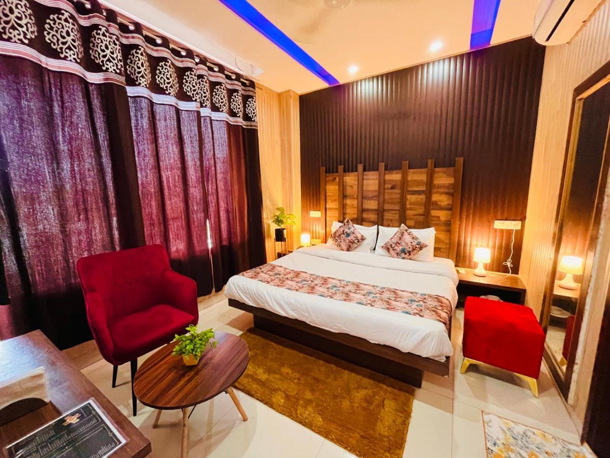 Hotel Pearl Grand, Zirakpur - Top Rated & Most Awarded Property In Tricity Чандигарх Экстерьер фото