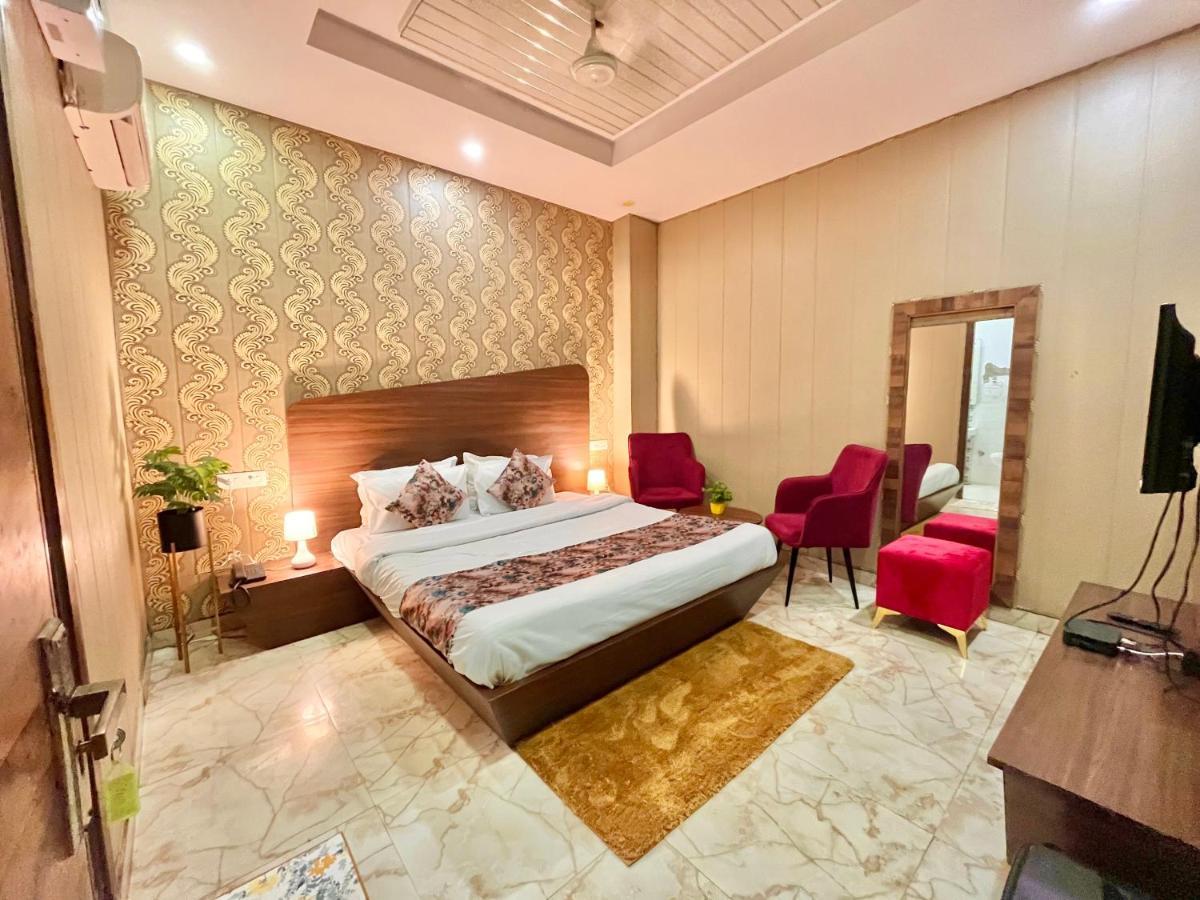 Hotel Pearl Grand, Zirakpur - Top Rated & Most Awarded Property In Tricity Чандигарх Экстерьер фото