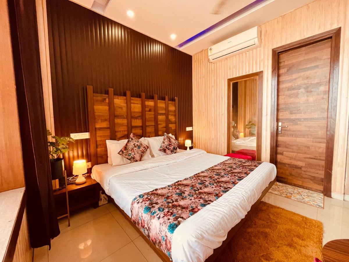 Hotel Pearl Grand, Zirakpur - Top Rated & Most Awarded Property In Tricity Чандигарх Экстерьер фото
