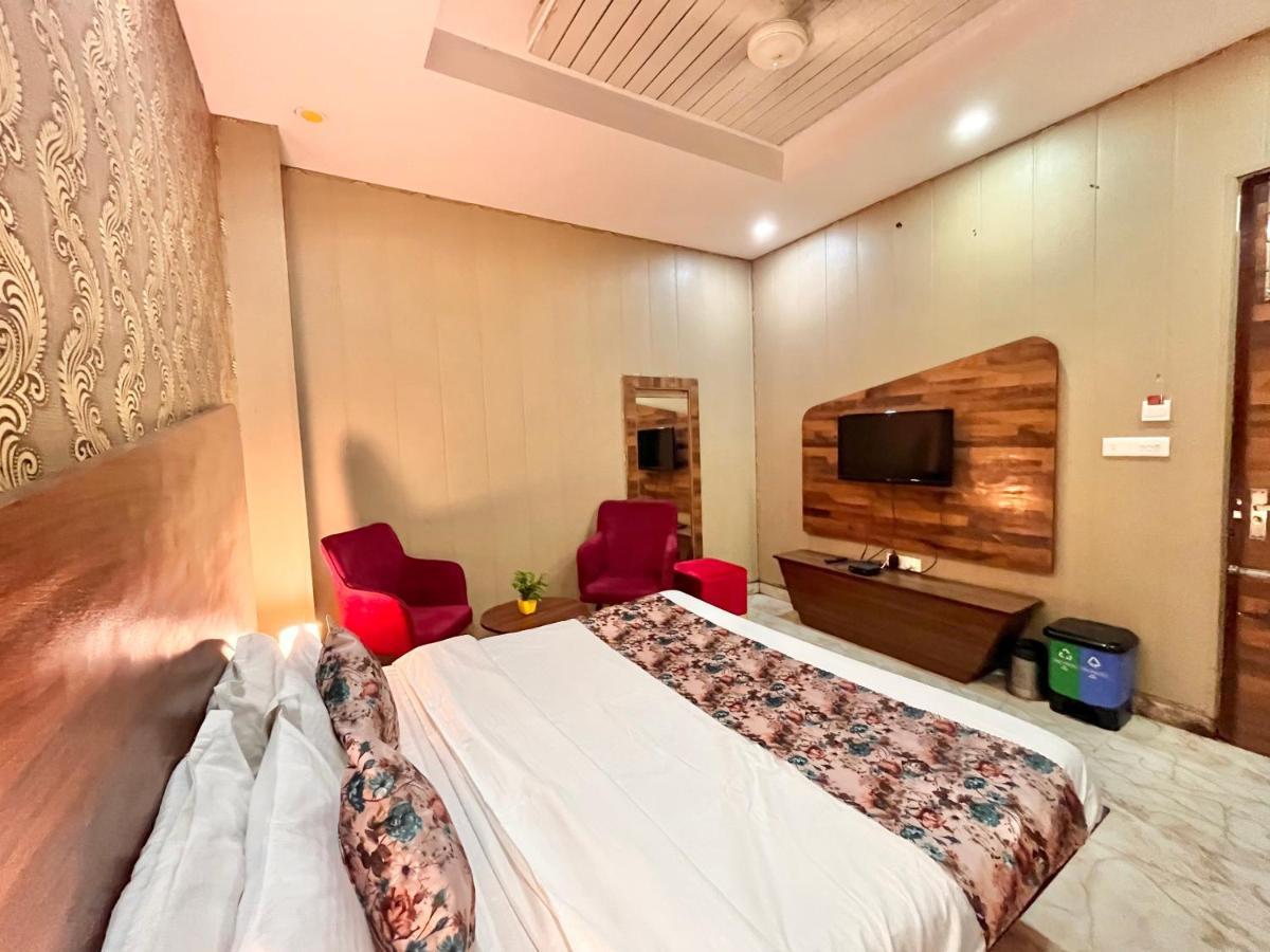 Hotel Pearl Grand, Zirakpur - Top Rated & Most Awarded Property In Tricity Чандигарх Экстерьер фото