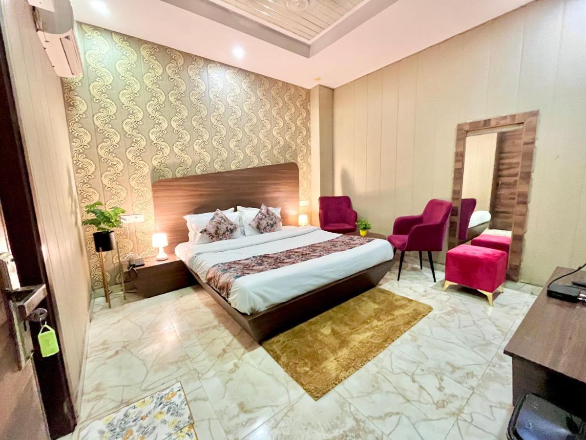 Hotel Pearl Grand, Zirakpur - Top Rated & Most Awarded Property In Tricity Чандигарх Экстерьер фото