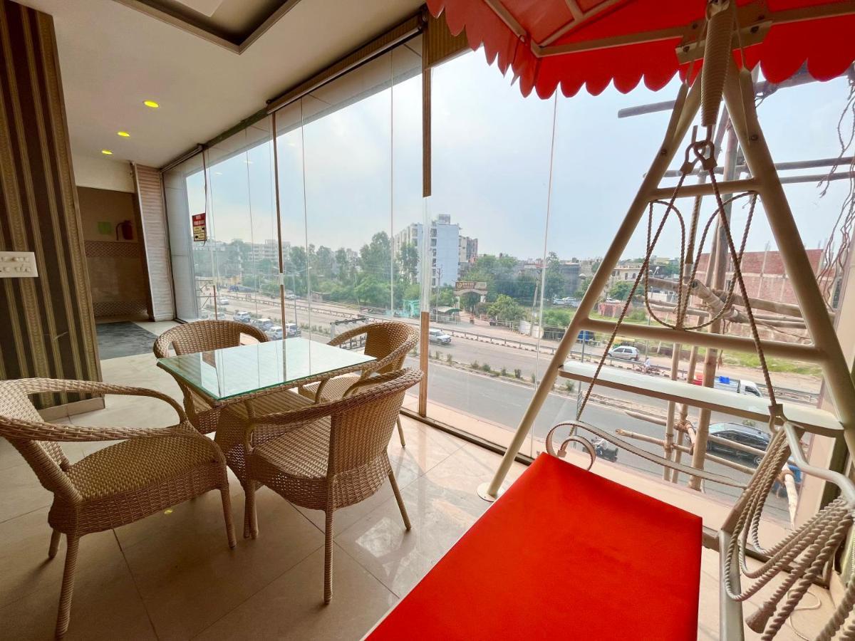 Hotel Pearl Grand, Zirakpur - Top Rated & Most Awarded Property In Tricity Чандигарх Экстерьер фото