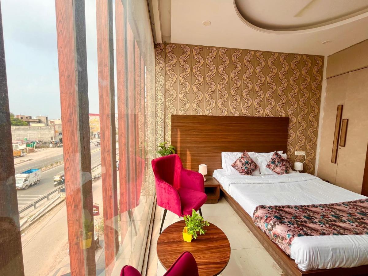 Hotel Pearl Grand, Zirakpur - Top Rated & Most Awarded Property In Tricity Чандигарх Экстерьер фото